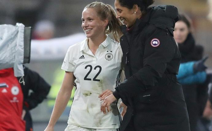 Steffi Jones und die DFB-Damen treffen auf Kanada