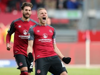 Eröffnete den Nürnberger Torreigen: Hanno Behrens (vorn) Eröffnete den Nürnberger Torreigen: Hanno Behrens (vorn)