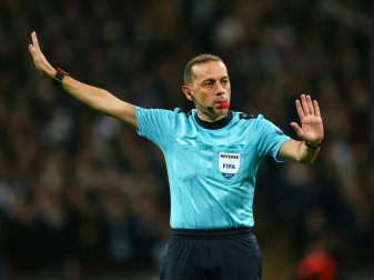 Im Blickpunkt: Schiedsrichter Cüneyt Cakir Im Blickpunkt: Schiedsrichter Cüneyt Cakir