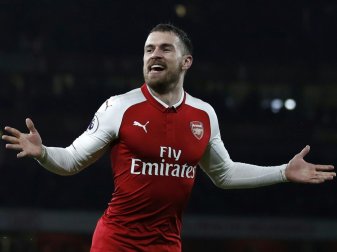 Die Fluggesellschaft Emirates bleibt Sponsor von Arsenal Die Fluggesellschaft Emirates bleibt Sponsor von Arsenal