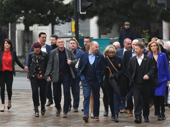 Opfer von Barry Bennell bei der Urteilsverkündung Opfer von Barry Bennell bei der Urteilsverkündung