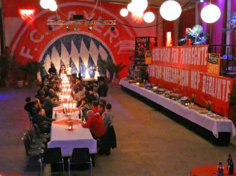 Die Bayern-Fans luden zum Abendessen ein Die Bayern-Fans luden zum Abendessen ein