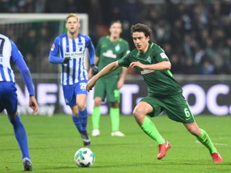 Werder Thomas Delaney (r) freut sich auf das Nord-Derby. Foto: Carmen Jaspersen Werder Thomas Delaney (r) freut sich auf das Nord-Derby. Foto: Carmen Jaspersen