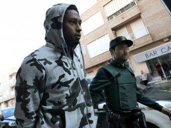 Ruben Semedo (l.) wird zum Gerichtssaal eskortiert Ruben Semedo (l.) wird zum Gerichtssaal eskortiert