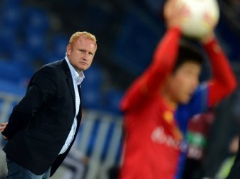 Heiko Vogel legt sich mit den Schiedsrichtern an Heiko Vogel legt sich mit den Schiedsrichtern an