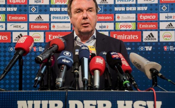 Heribert Bruchhagen auf Trendwende durch Sieg gegen Mainz. Foto: Axel Heimken