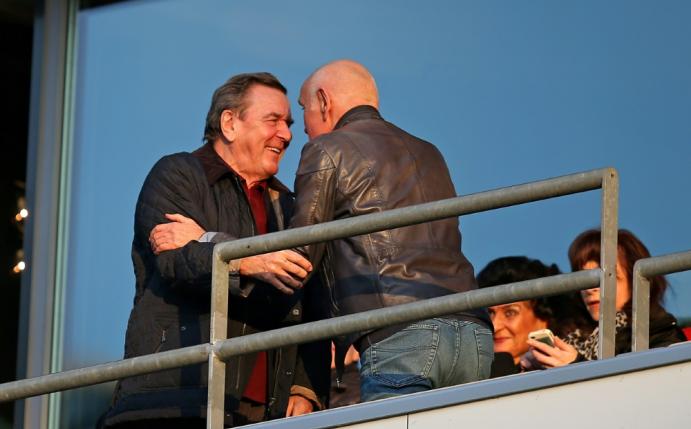 Gerhard Schröder kritisiert Ultras von Hannover 96