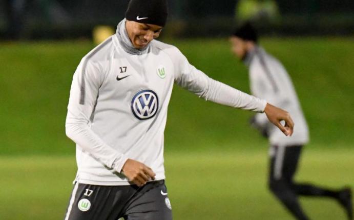 Felix Uduokhai konnte wieder mit den Wolfsburgern trainieren. Foto: Peter Steffen