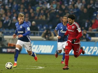 Rote Karte: Almog Cohen (r.) muss zwei Spiele aussetzen Rote Karte: Almog Cohen (r.) muss zwei Spiele aussetzen