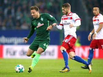 Philipp Bargfrede (l.) bleibt bei Werder Bremen Philipp Bargfrede (l.) bleibt bei Werder Bremen