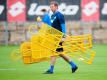 Hoffenheims Trainer Julian Nagelsmann stellt sich hinter seine Spieler. Foto: Christoph Schmidt