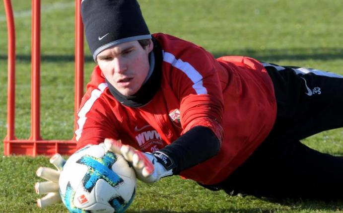 Torwart Marwin Hitz bringt nach Meinung seines Trainers beim FC Augsburg Topleistungen in jedem Spiel. Foto: Stefan Puchner