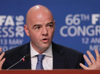Gianni Infantino versucht sich als Vermittler Gianni Infantino versucht sich als Vermittler