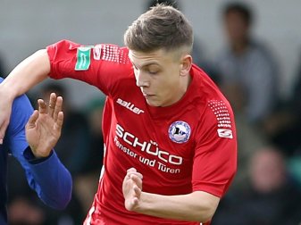 Profivertrag für den Bielefelder Can Özkan Profivertrag für den Bielefelder Can Özkan