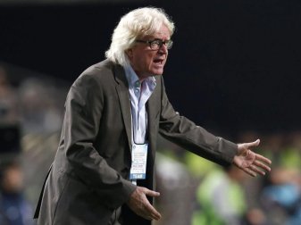 Trainer Winfried Schäfer hat sich im Stadt-Derby mit seinem Verein Esteghlal Teheran gegen Persepolis durchgesetzt. Foto: Jeon Heon-Kyun Trainer Winfried Schäfer hat sich im Stadt-Derby mit seinem Verein Esteghlal Teheran gegen Persepolis durchgesetzt. Foto: Jeon Heon-Kyun