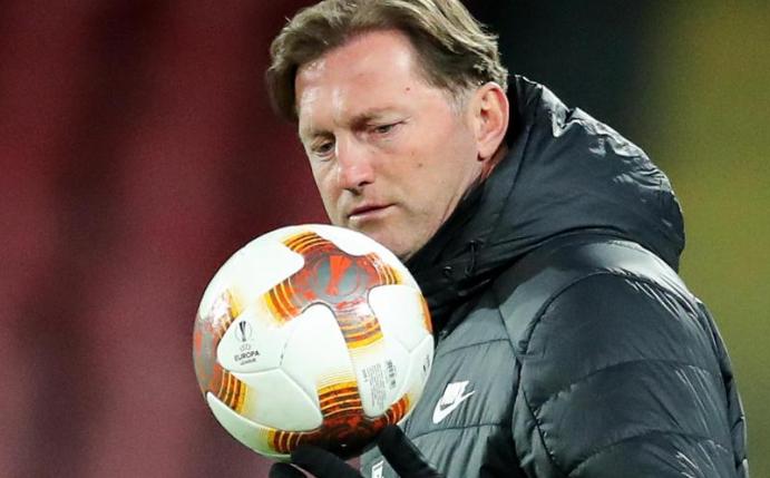 Auch Leipzigs Trainer Ralph Hasenhüttl muss mit seinem Team am Montag ran. Foto: Jan Woitas