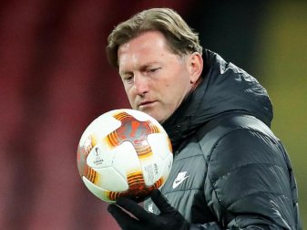 Auch Leipzigs Trainer Ralph Hasenhüttl muss mit seinem Team am Montag ran. Foto: Jan Woitas Auch Leipzigs Trainer Ralph Hasenhüttl muss mit seinem Team am Montag ran. Foto: Jan Woitas