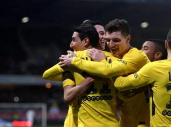 Paris Saint-Germain feiert Torschützen Angel di Maria Paris Saint-Germain feiert Torschützen Angel di Maria