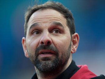 Kölns Trainer Stefan Ruthenbeck möchte gegen Stuttgart drei Punkte einfahren. Foto: Soeren Stache Kölns Trainer Stefan Ruthenbeck möchte gegen Stuttgart drei Punkte einfahren. Foto: Soeren Stache