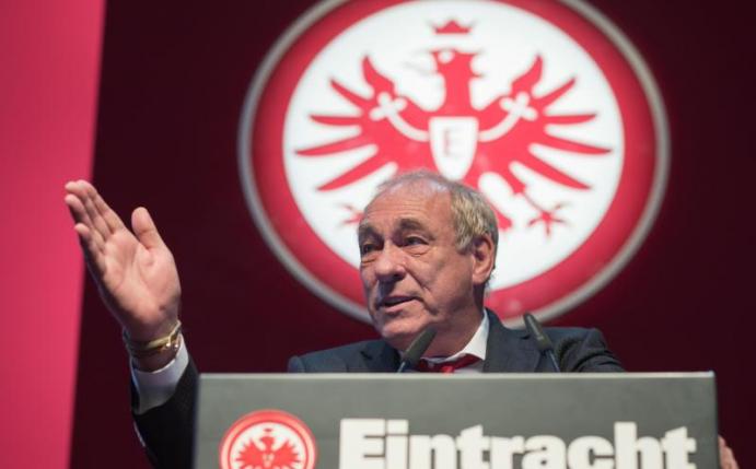 Vereinspräsident Peter Fischer von Eintracht Frankfurt ist gegen die Montagsspiele. Foto: Frank Rumpenhorst