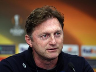 Möchte das Hinspiel gegen St. Petersburg ohne Gegentor beenden: RB-Coach Ralph Hasenhüttl. Foto: Hendrik Schmidt Möchte das Hinspiel gegen St. Petersburg ohne Gegentor beenden: RB-Coach Ralph Hasenhüttl. Foto: Hendrik Schmidt