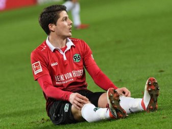 Hannover 96 hofft auf den Einsatz von Kapitän Pirmin Schwegler. Foto: Peter Steffen Hannover 96 hofft auf den Einsatz von Kapitän Pirmin Schwegler. Foto: Peter Steffen
