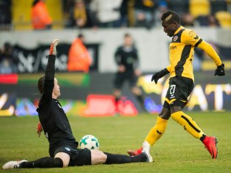Moussa Kone erzielt für Dresden einen Dreierpack
