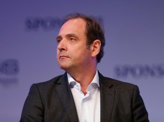 Schmidt sieht ungerechte Verteilung von TV-Geldern Schmidt sieht ungerechte Verteilung von TV-Geldern