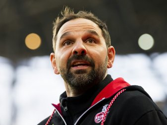 Glaubt weiter an Klassenerhalt: FC-Trainer Stefan Ruthenbeck Glaubt weiter an Klassenerhalt: FC-Trainer Stefan Ruthenbeck