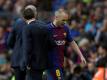 Quanjin dementiert einen Wechsel von Andres Iniesta (r.)