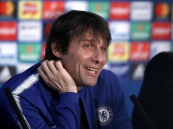 Chelsea-Coach Antonio Conte muss mit seinem Team in Barcelona ran. Foto: John Walton/PA Wire Chelsea-Coach Antonio Conte muss mit seinem Team in Barcelona ran. Foto: John Walton/PA Wire