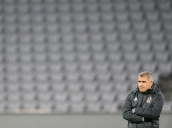 Besiktas-Trainer Senol Günes verbreitet vor dem Rückspiel gegen den FC Bayern München Zuversicht. Foto: Matthias Balk Besiktas-Trainer Senol Günes verbreitet vor dem Rückspiel gegen den FC Bayern München Zuversicht. Foto: Matthias Balk