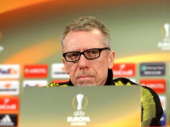 Trainer Peter Stöger strebt mit dem BVB einen klaren Sieg gegen Salburg und den Einzug ins Viertelfinale an. Foto: Franz Neumayr/APA Trainer Peter Stöger strebt mit dem BVB einen klaren Sieg gegen Salburg und den Einzug ins Viertelfinale an. Foto: Franz Neumayr/APA