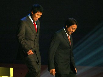 Südkoreas Fußball-Idol Bum Kun Cha (l.) Südkoreas Fußball-Idol Bum Kun Cha (l.)