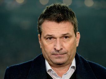 Christian Heidel lobt Per Mertesacker Christian Heidel lobt Per Mertesacker