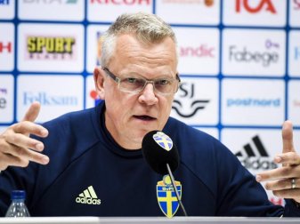 Schwedens Trainer Janne Andersson hat noch keinen Kontakt zu Zlatan Ibrahimovic für eine mögliche Rückkehr ins Nationalteam aufgenommen. Foto: Maja Suslin Schwedens Trainer Janne Andersson hat noch keinen Kontakt zu Zlatan Ibrahimovic für eine mögliche Rückkehr ins Nationalteam aufgenommen. Foto: Maja Suslin