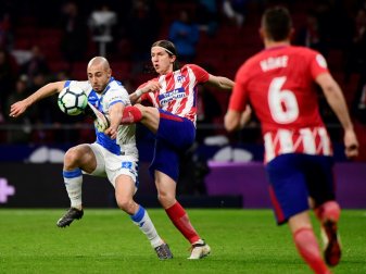 Wadenbeinbruch: Filipie Luis (M.) bangt um die WM