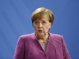 Merkel sieht noch keinen Anlass zum WM-Boykott Merkel sieht noch keinen Anlass zum WM-Boykott