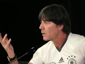 Hat bei vielen Bundesliga-Clubs taktische Mängel ausgemacht: Bundestrainer Joachim Löw. Foto: Christian Charisius Hat bei vielen Bundesliga-Clubs taktische Mängel ausgemacht: Bundestrainer Joachim Löw. Foto: Christian Charisius