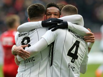 Frankfurt schlägt Mainz im Rhein-Main-Derby deutlich