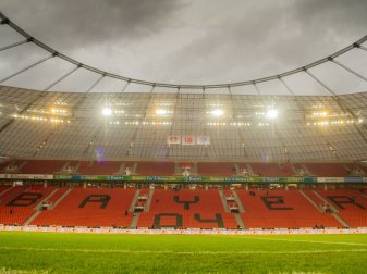 Massenschlägerei an der BayArena Massenschlägerei an der BayArena