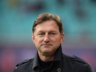 Leipzigs Trainer Ralph Hasenhüttl hat einen Vertrag bis 2019. Foto: Soeren Stache