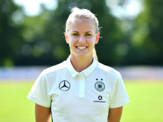 Nationalspielerin Lena Petermann wechselt vom SC Freiburg zu Turbine Potsdam. Foto: Uwe Anspach Nationalspielerin Lena Petermann wechselt vom SC Freiburg zu Turbine Potsdam. Foto: Uwe Anspach