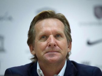 Wir neuer Trainer beim chinesischen Erstliga-Club Dalian Yifang: Bernd Schuster. Foto: Jorge Zapata/EFE Wir neuer Trainer beim chinesischen Erstliga-Club Dalian Yifang: Bernd Schuster. Foto: Jorge Zapata/EFE