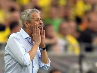 Wird als Stöger-Nachfolger in Dortmund gehandelt: Trainer Lucien Favre. Foto: Maja Hitij Wird als Stöger-Nachfolger in Dortmund gehandelt: Trainer Lucien Favre. Foto: Maja Hitij