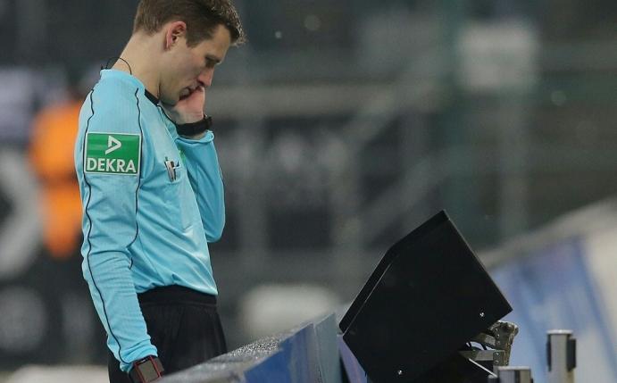 Bleibt erhalten: Der Videobeweis in der Bundesliga