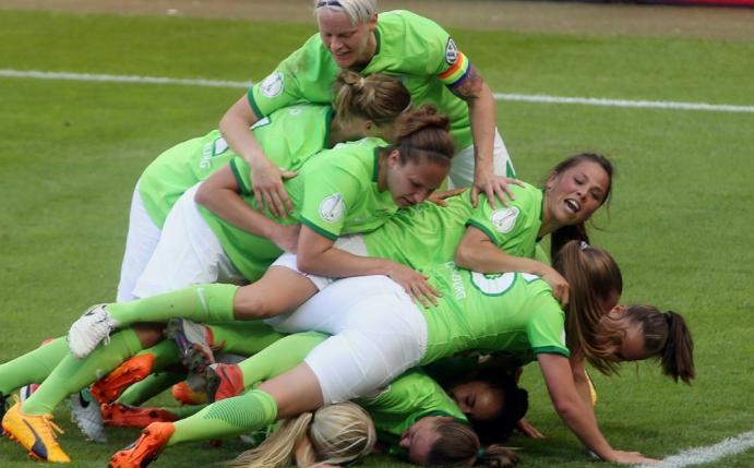 VfL Wolfsburg Damen siegen 5:0 gegen Slavia Prag