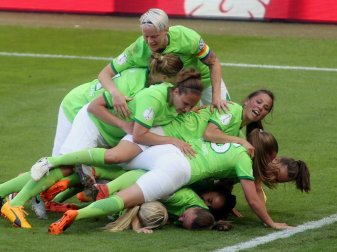 VfL Wolfsburg Damen siegen 5:0 gegen Slavia Prag VfL Wolfsburg Damen siegen 5:0 gegen Slavia Prag