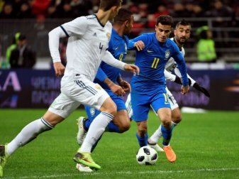 Coutinho (Nr. 11) erzielte einen Treffer gegen Russland Coutinho (Nr. 11) erzielte einen Treffer gegen Russland