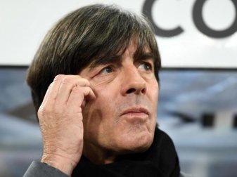 Joachim Löw sieht nach dem Spiel gegen Spanien noch Luft nach oben. Foto: Marius Becker Joachim Löw sieht nach dem Spiel gegen Spanien noch Luft nach oben. Foto: Marius Becker